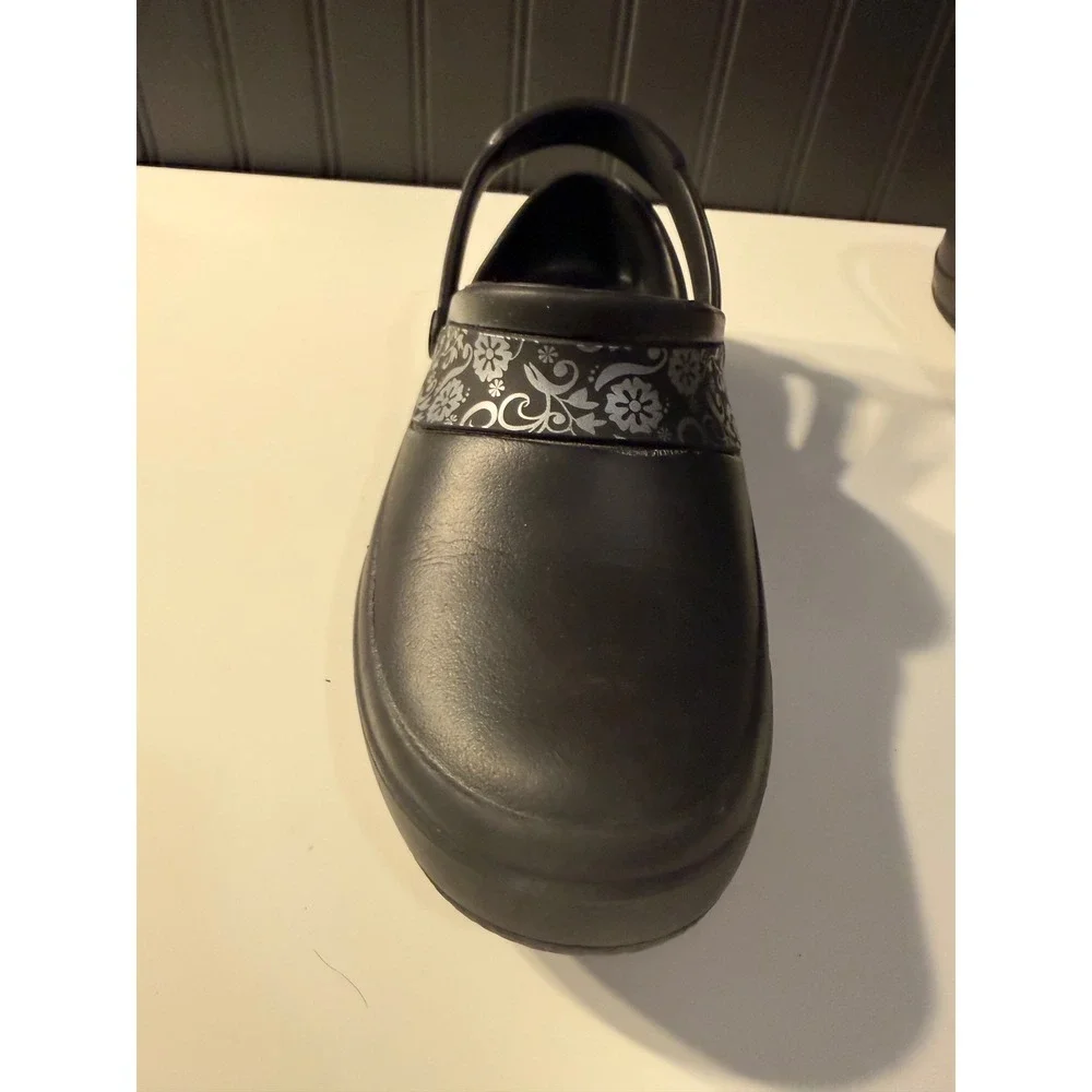 Crocs women size 7 clogs black floral detail
